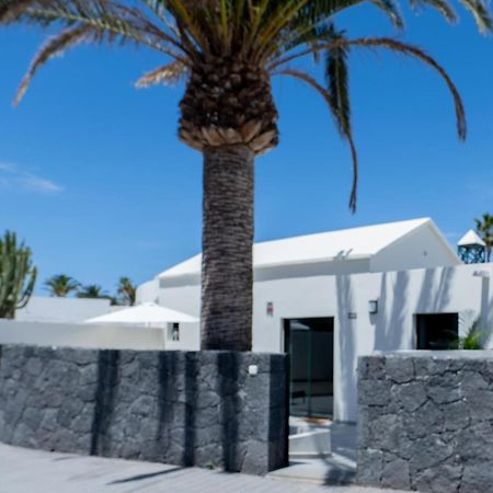 Casa A Primera Linea De Mar Costa Teguise Exterior photo