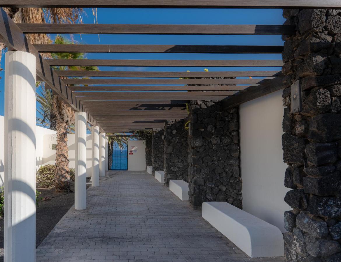 Casa A Primera Linea De Mar Costa Teguise Exterior photo